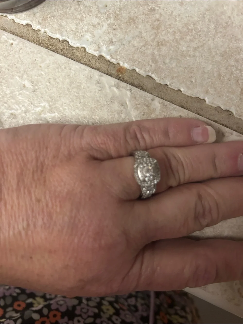 Vera Wang 14 kt White GoldHalo Diamond Cluster Engagement Ring - White